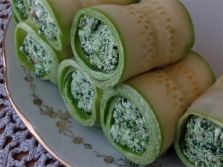 Rouleaux de courgettes, fromage blanc et colza