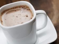 Koffie, cacao met amandelmelk