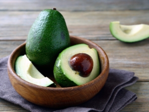 Avocado: wat is het, waarom is het nuttig en hoe kook en gebruik je het op de juiste manier?