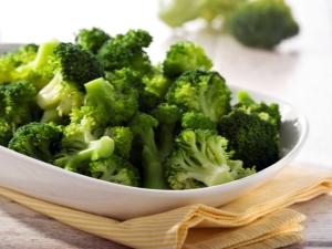 Hoe broccoli stomen?