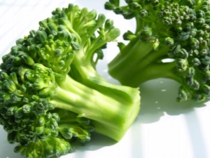 Hoeveel bevroren broccoli koken: kook correct en smakelijk