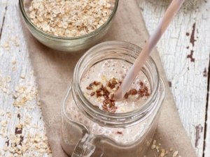 Hoe maak je een smoothie met havermout of cornflakes?