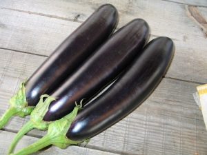 Hoe bitterheid van aubergine te verwijderen?