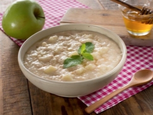 Caloriegehalte en samenstelling van havermoutpap in melk en water