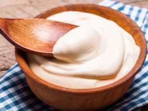 Crema agria: calorías y composición, consejos para comer.