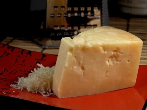 Chất gì có thể thay thế Parmesan trong các món ăn?