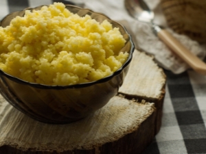 ¿Cómo cocinar gachas de mijo friable en agua?