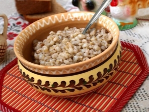 Hoe gerstepap in water koken zonder te weken?