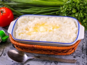 Wat moet de verhouding rijst en water zijn bij het koken van pap en pilaf?