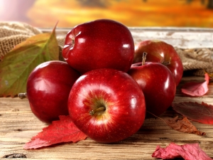 Red apples: calories, composition and glycemic index