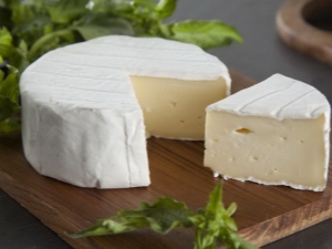 Features and methods of eating Brie cheese