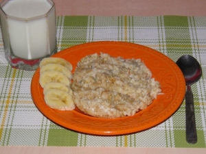 Avena en agua en una olla de cocción lenta: características de cocción y recetas 