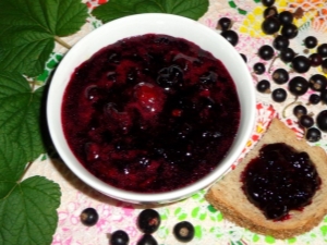 Zwarte kruisbessenjam maken