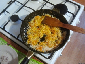 Recipes for cooking rice in a pan