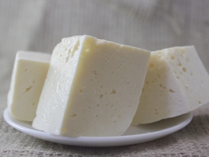 Chanakh cheese: calories, eating tips and popular recipes