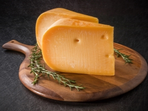 Fromage Gouda: caractéristiques, calories et cuisine à la maison