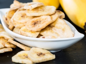 Bananenchips: calorieën, voordelen en nadelen, kookrecepten