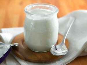 Wat is yoghurt, de eigenschappen en het caloriegehalte?