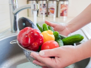 Hoe en waarmee groenten en fruit wassen?