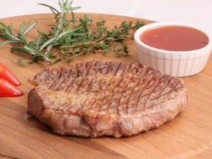 Varkenssteak: subtiliteiten en recepten