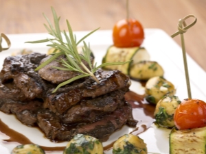 Geheimen van het koken van runderlever in de oven