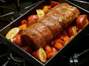 De subtiliteiten van het koken van buikspek in de oven