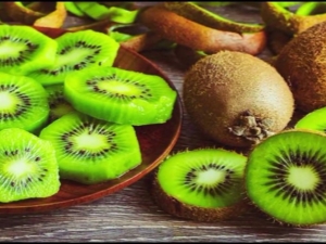 Hoe schil je een kiwi?