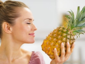 De voordelen en nadelen van ananas voor vrouwen