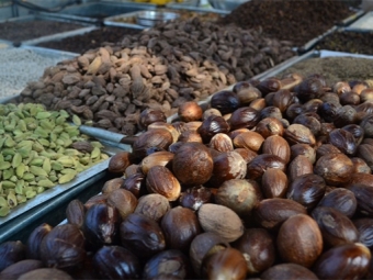 Nootmuskaat op de Indiase markt