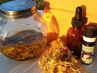 Calendula tinctuur met calendula etherische olie