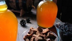 Hoe kvass met rozijnen thuis koken?