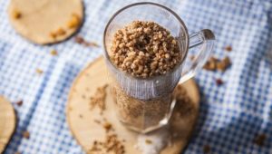 Caloriegehalte, samenstelling en eigenschappen van gestoomde boekweit