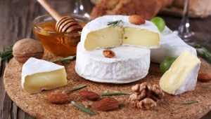 Camembert và Brie: một loại pho mát khác với pho mát khác như thế nào, loại nào ngon hơn và chúng được ăn với gì?