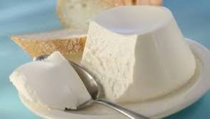 Phô mai Ricotta: nó là gì, nó được làm bằng gì và nó được sử dụng như thế nào?