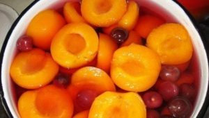 Hoe fruit op siroop te koken voor de winter?