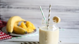 Smoothie pisang: kalori dan resipi