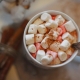 Hoe maak je cacao met marshmallows?