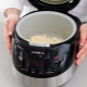 Hoe brokkelige rijst koken in een slowcooker?