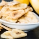 Bananenchips: calorieën, voordelen en nadelen, kookrecepten