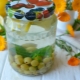 Koken compote Mojito van kruisbessen voor de winter