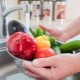 Hoe en waarmee groenten en fruit wassen?