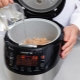 Alle subtiliteiten van het koken van gerstpap in een slowcooker 