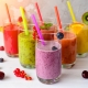 Smoothieglazen en kopjes: variëteiten en keuzes