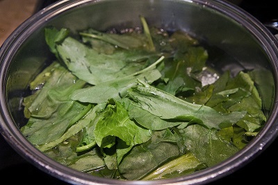 Súp quinoa và rau xanh