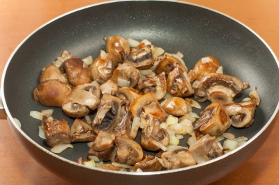 Gebakken witte champignons