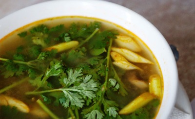 Tom Yum Khe Kai - nấu từ phi lê gà