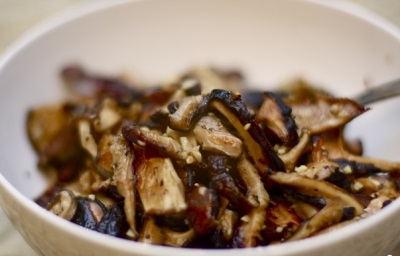 Gebakken shiitake-paddenstoelen