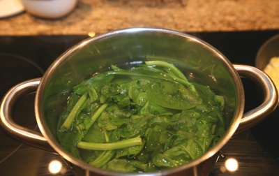 nước luộc rau chân vịt